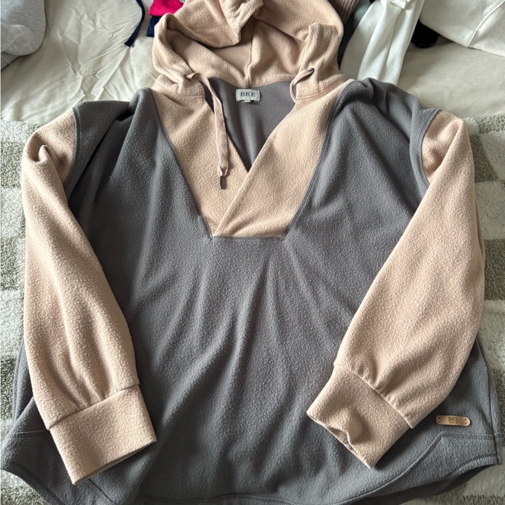 BKE V-Neck Sweater in Gray and Tan